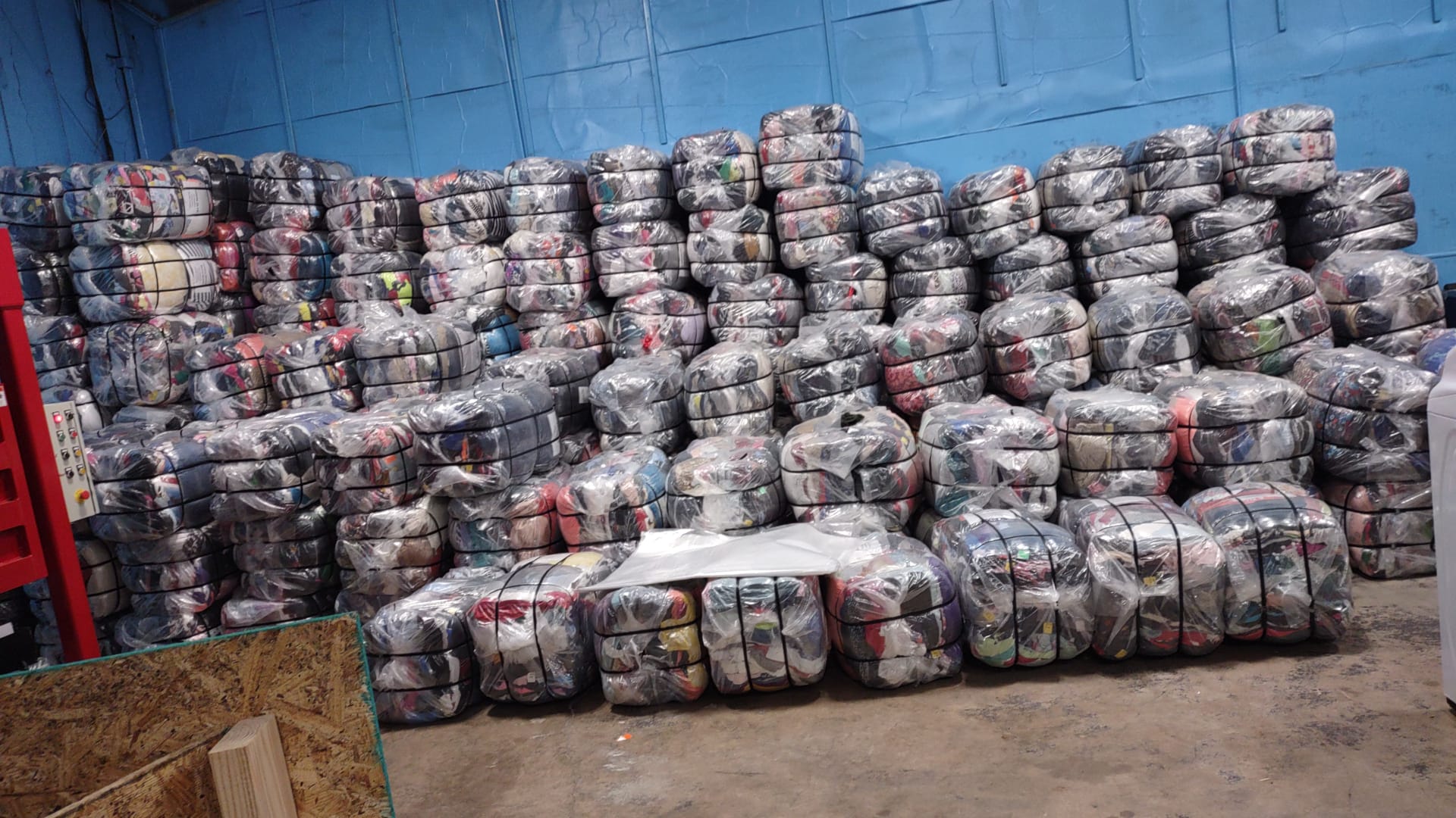Sorted merchandise bales